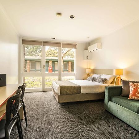 Burvale Hotel Nunawading Eksteriør billede