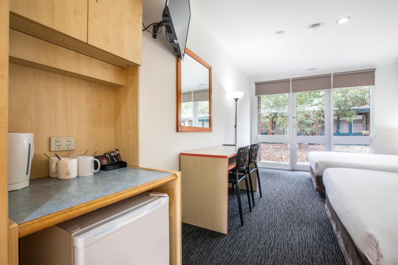 Burvale Hotel Nunawading Eksteriør billede