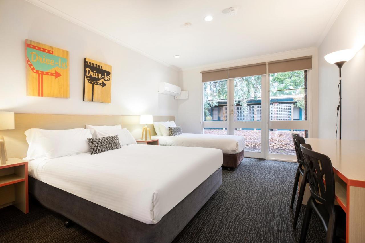 Burvale Hotel Nunawading Eksteriør billede