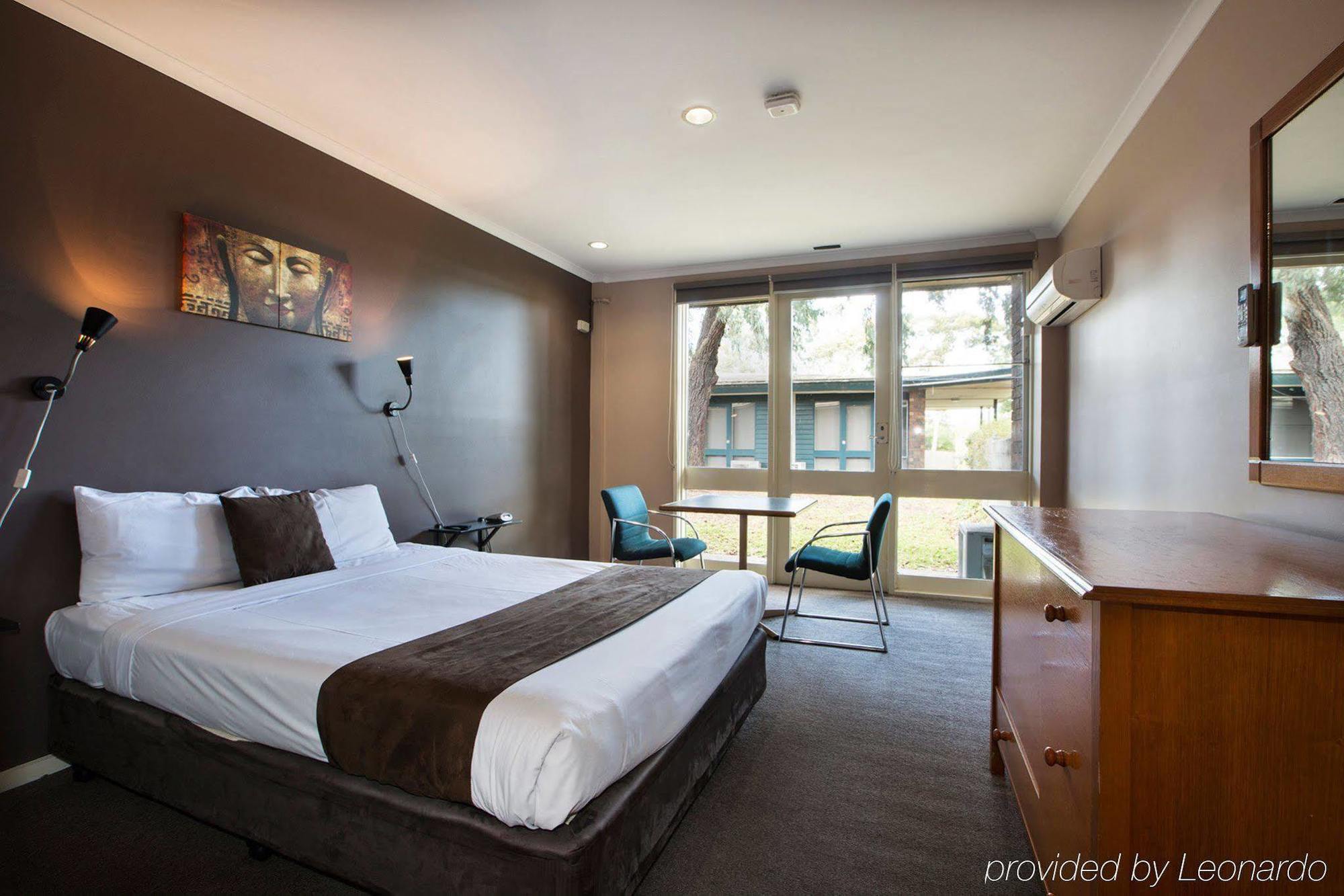 Burvale Hotel Nunawading Eksteriør billede