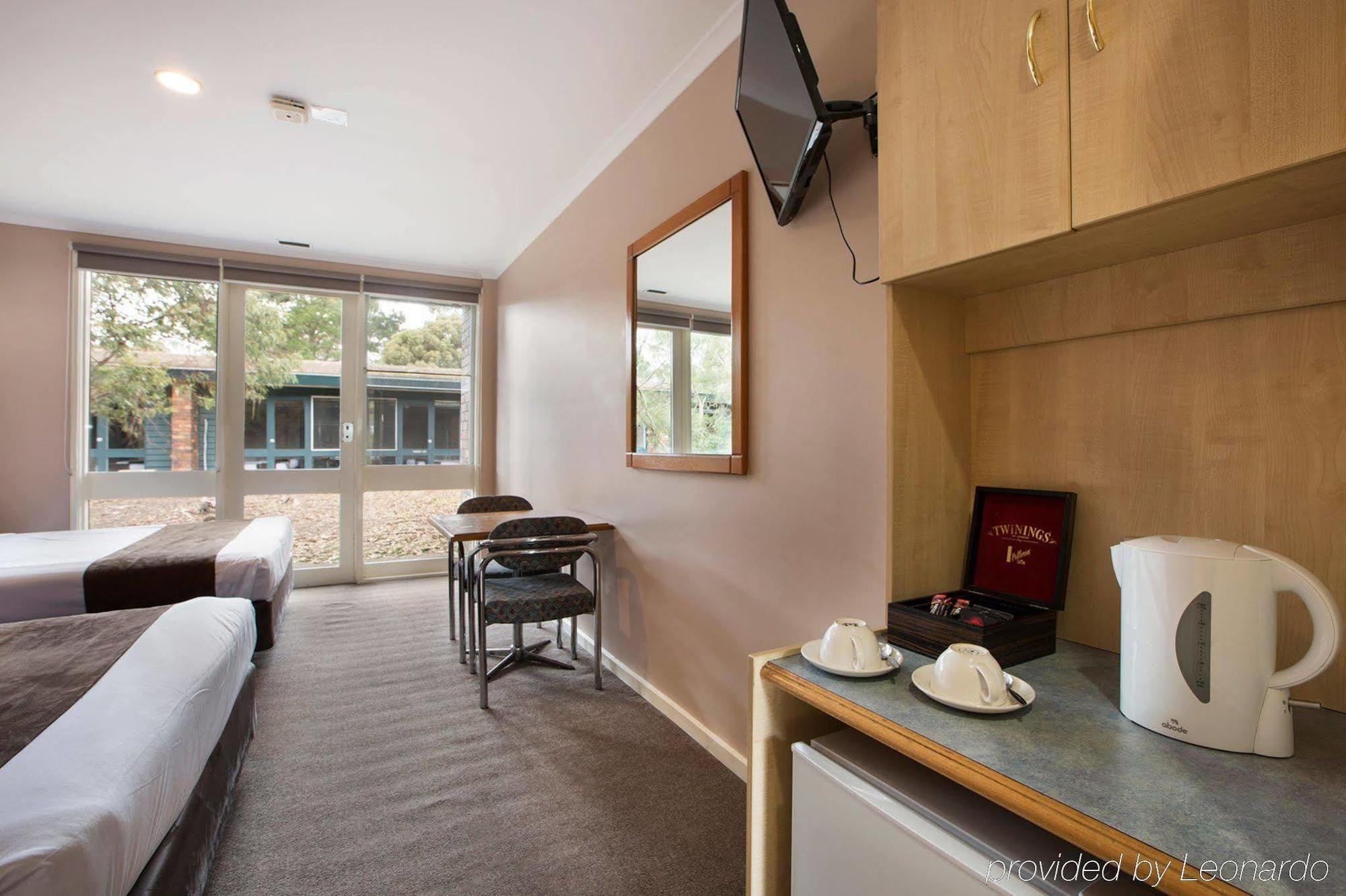 Burvale Hotel Nunawading Eksteriør billede