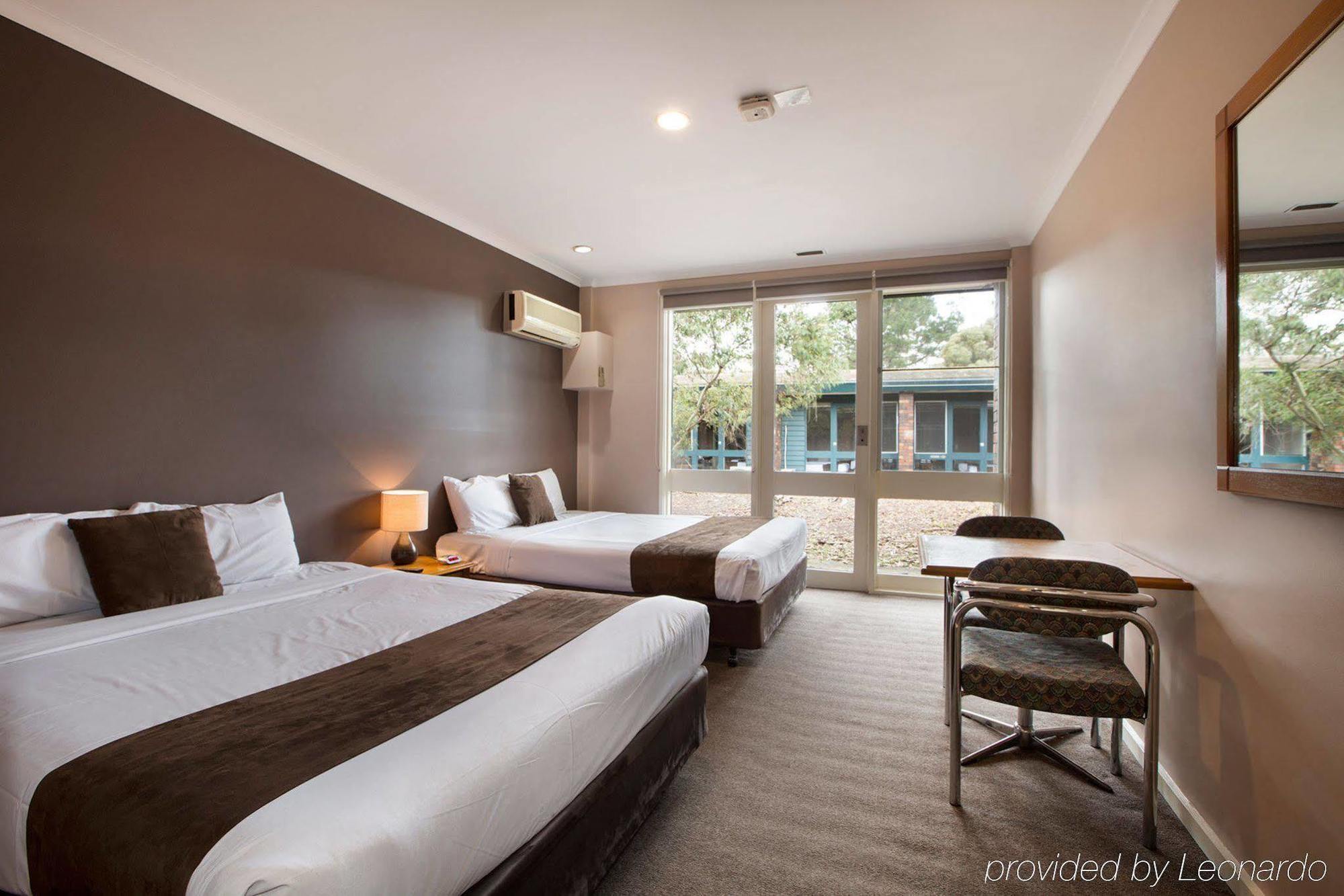 Burvale Hotel Nunawading Eksteriør billede