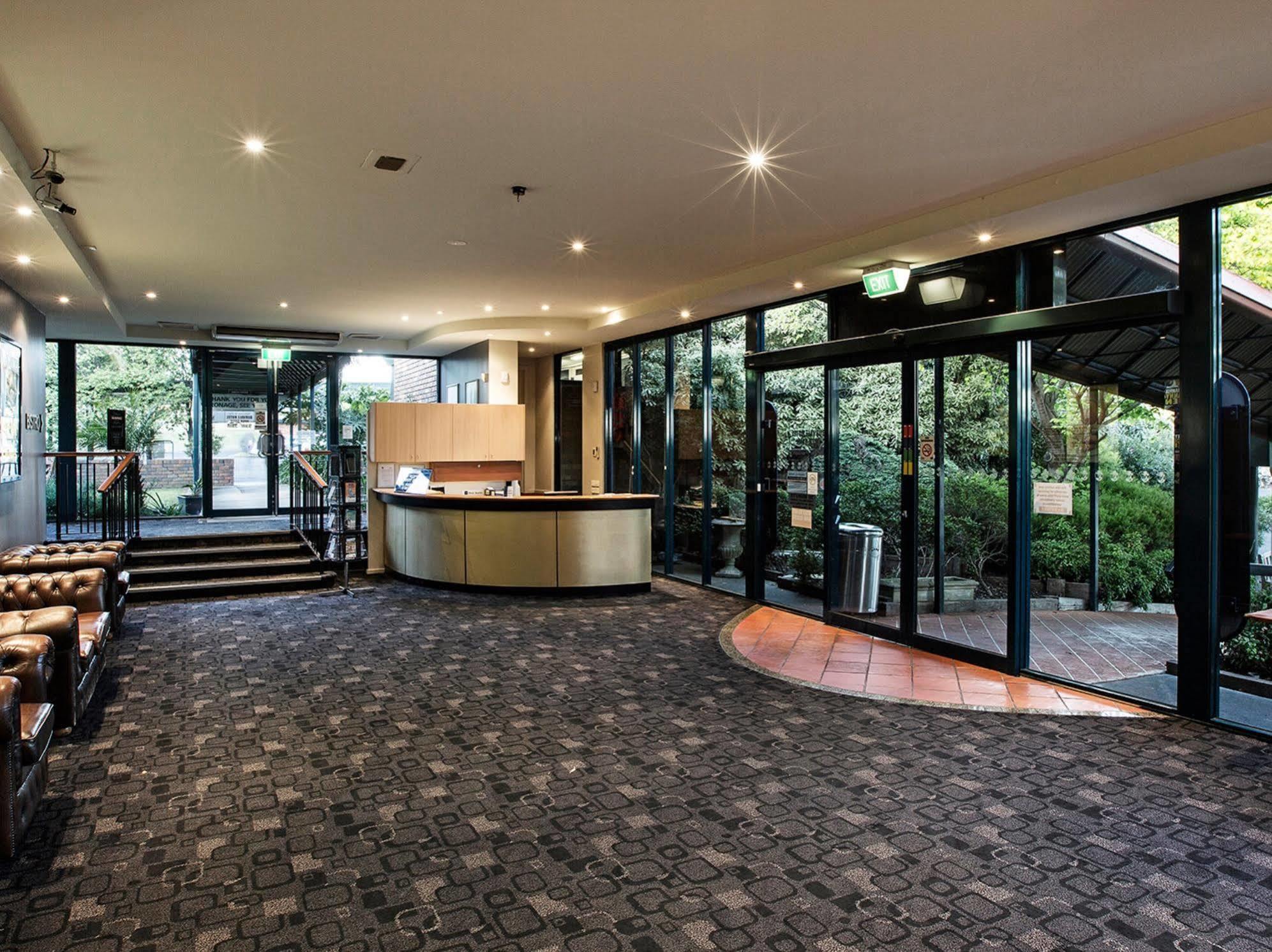 Burvale Hotel Nunawading Eksteriør billede