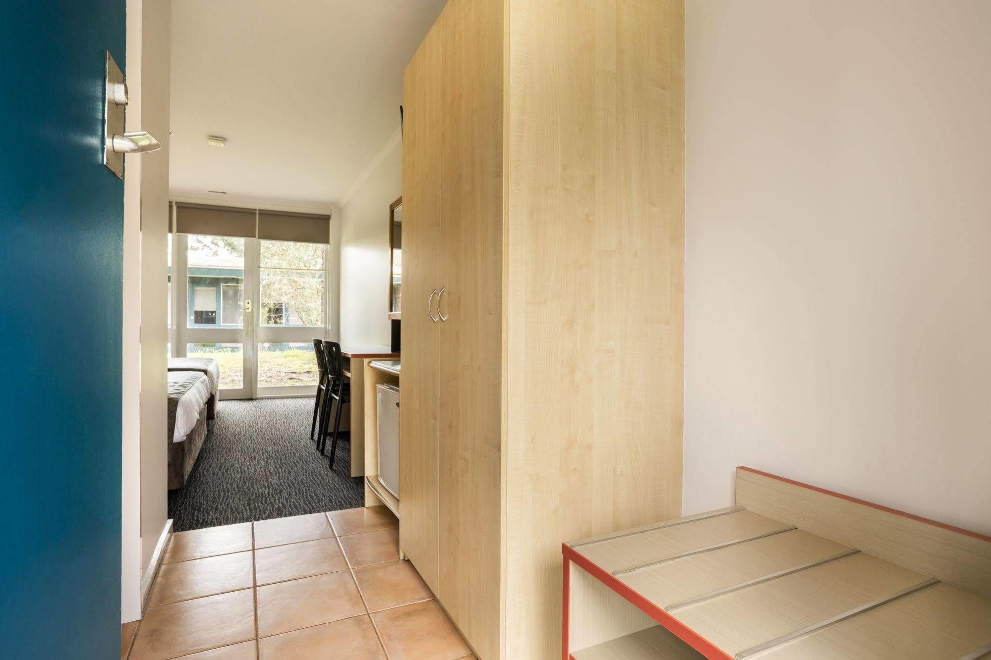 Burvale Hotel Nunawading Eksteriør billede