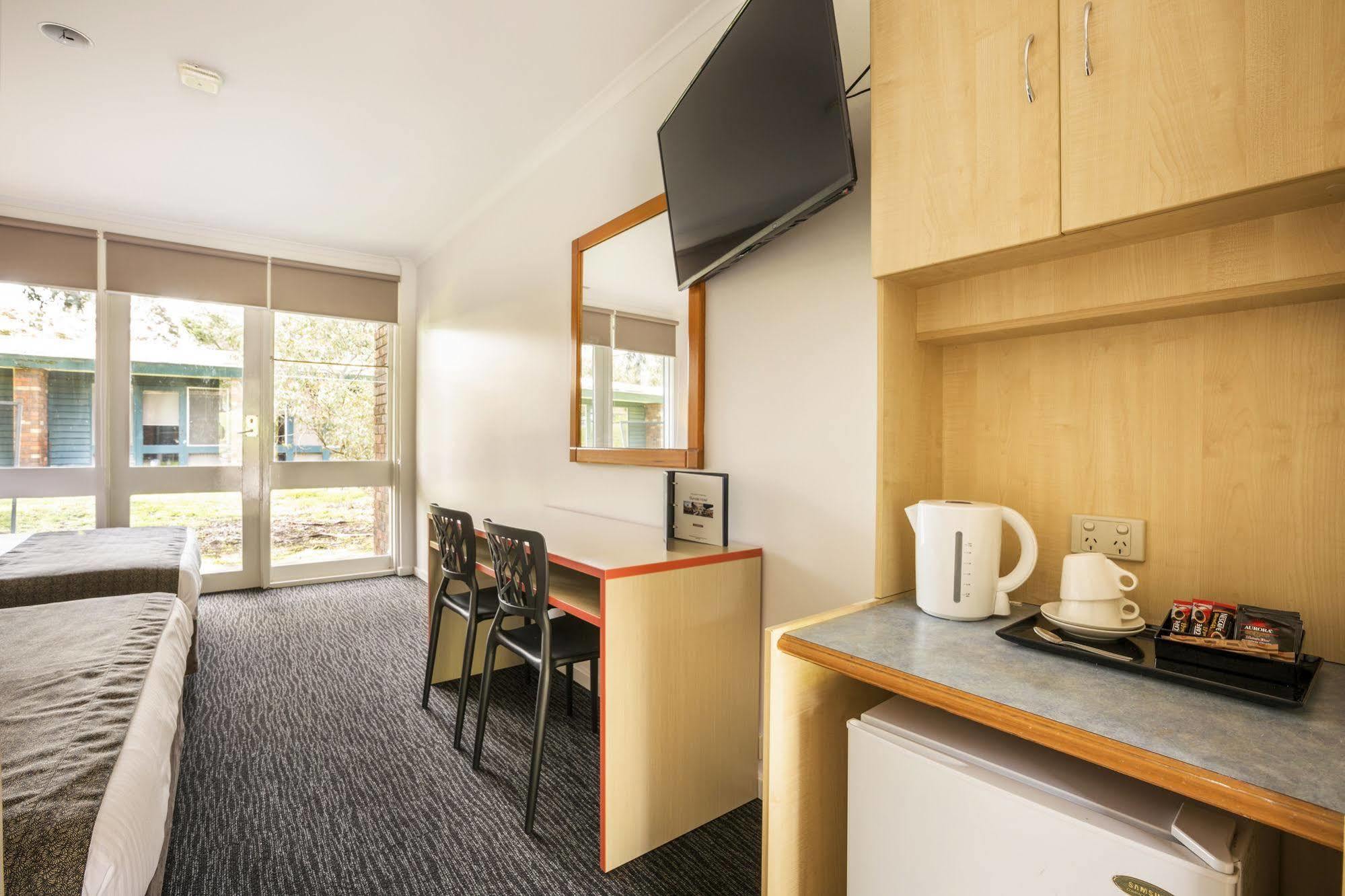 Burvale Hotel Nunawading Eksteriør billede