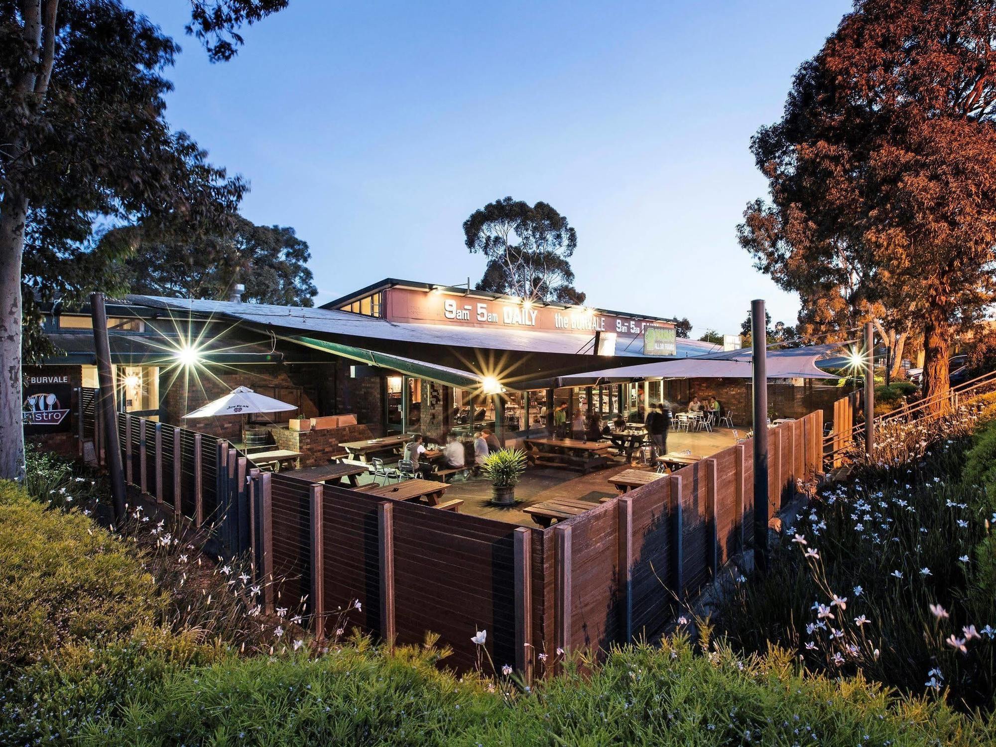 Burvale Hotel Nunawading Eksteriør billede